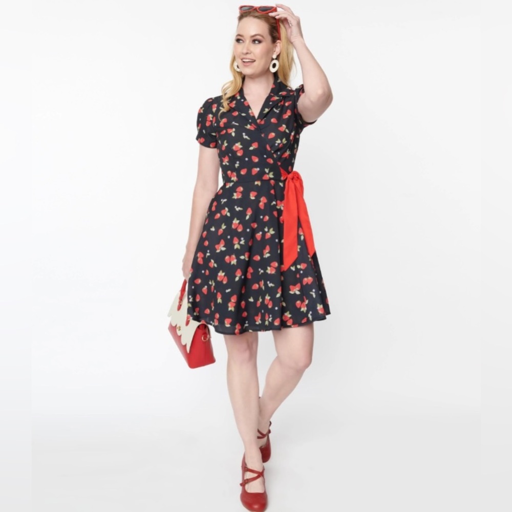 UNIQUE VINTAGE STRAWBERRY WRAP DRESS